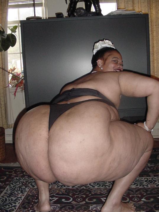 Big Black Legs Ass - Very big black mama shows her fat ass - Pornstars Legs Pics
